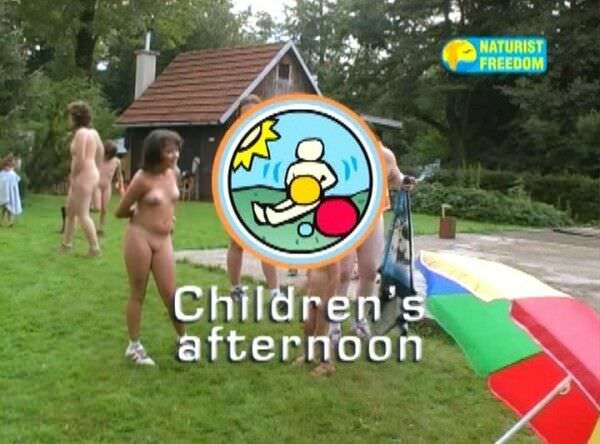 ヨーロッパの子供の午後-家族のヌーディズムビデオ [Naturism Archiv]